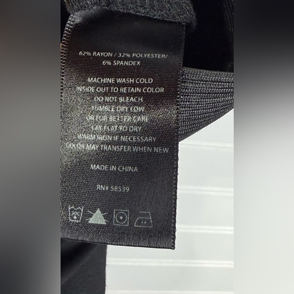 Kut from the Kloth pull on black pants. Size medium. - Picture 4 of 5